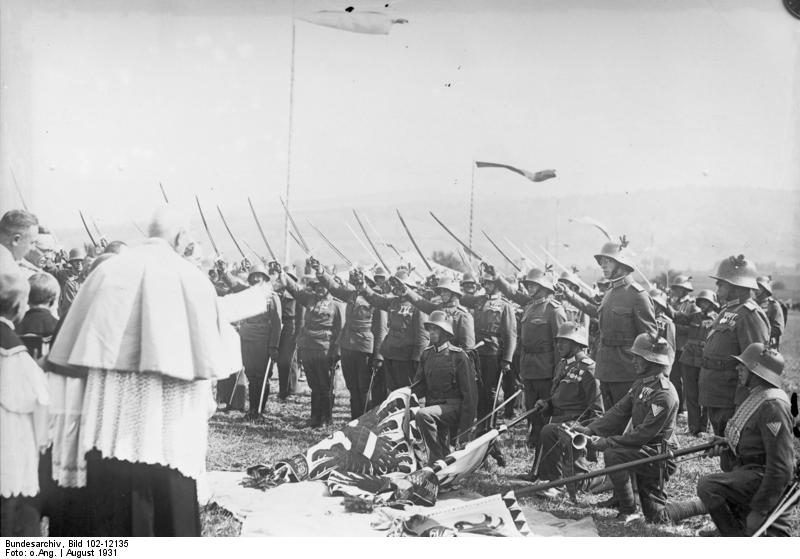 Fahnenweihe der 1. Brigade